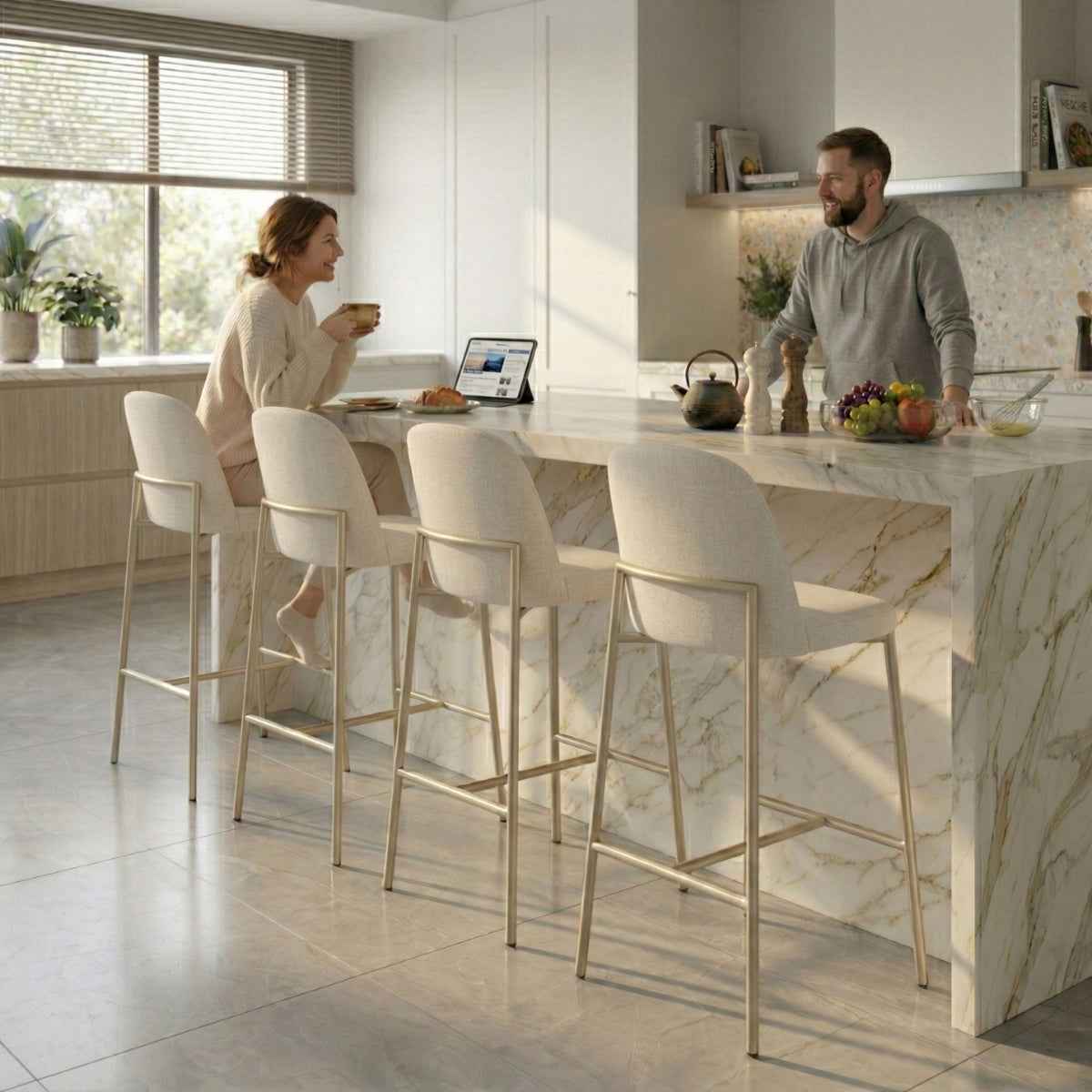 Conjunto de 4 Banquetas Altas de Aço Estofada Lucille